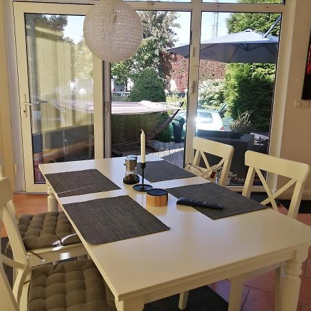Schoene Ruhige Wohnung Mit Terrasse Und Parkplatz Greifswald Buitenkant foto