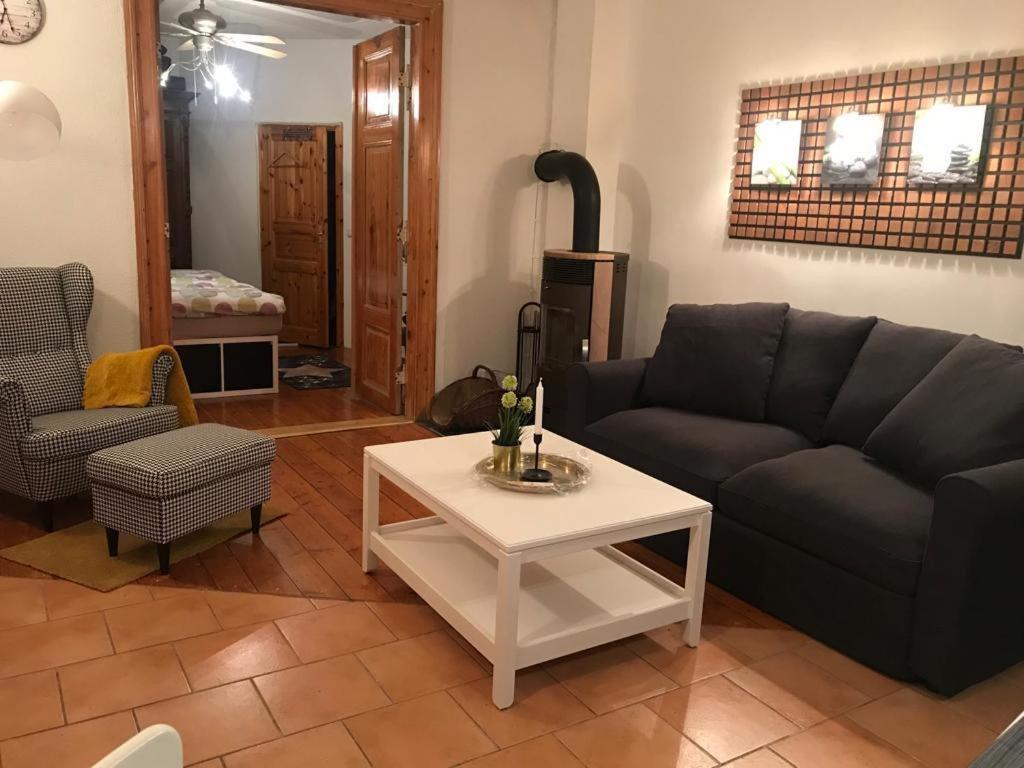 Schoene Ruhige Wohnung Mit Terrasse Und Parkplatz Greifswald Buitenkant foto