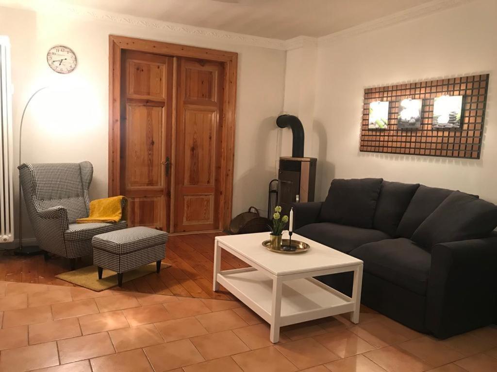 Schoene Ruhige Wohnung Mit Terrasse Und Parkplatz Greifswald Buitenkant foto