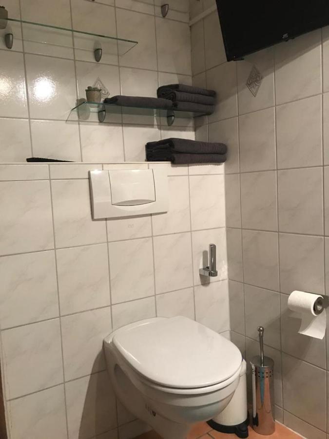 Schoene Ruhige Wohnung Mit Terrasse Und Parkplatz Greifswald Buitenkant foto