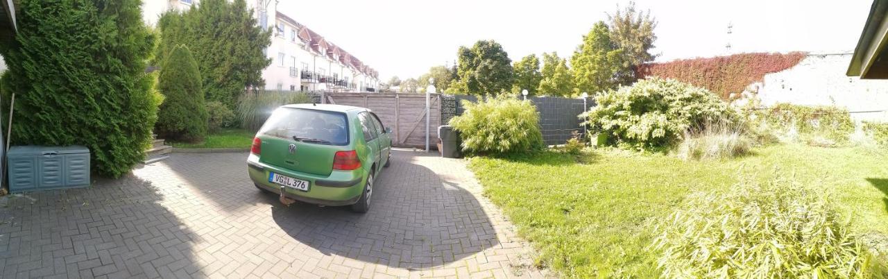 Schoene Ruhige Wohnung Mit Terrasse Und Parkplatz Greifswald Buitenkant foto