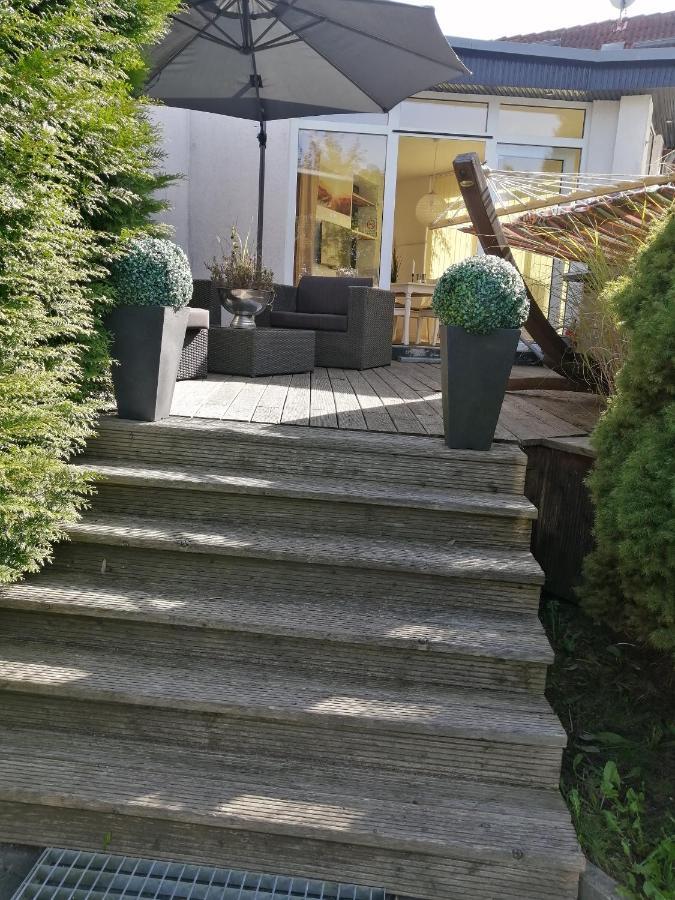 Schoene Ruhige Wohnung Mit Terrasse Und Parkplatz Greifswald Buitenkant foto